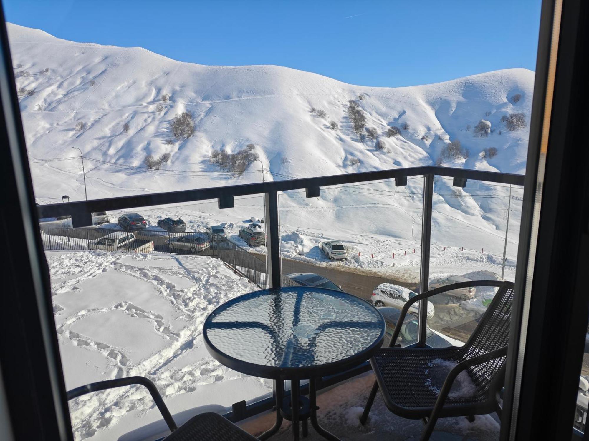 Four Seasons - New Gudauri Aparthotel Eksteriør bilde